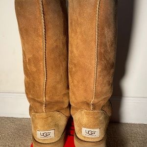 Tan Ugg boots